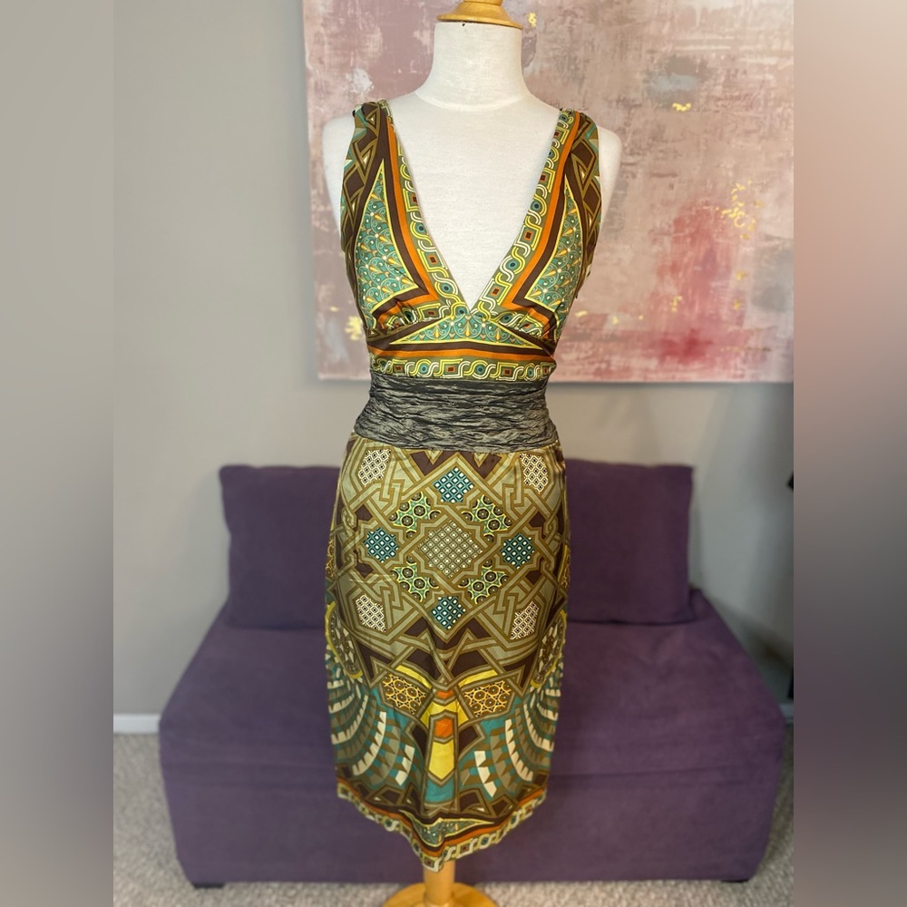 Nicole Miller Collection Sheath 100%‎ Silk Olive Green and Earth Tones Size 4 💐